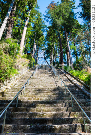 Minobuyama Kuonji, 287 stone steps under Bodhidai (Minobu-cho, Minamikoma-gun, Yamanashi Prefecture) 66321123
