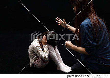嬰兒虐待兒童欺負女孩女孩 66321193