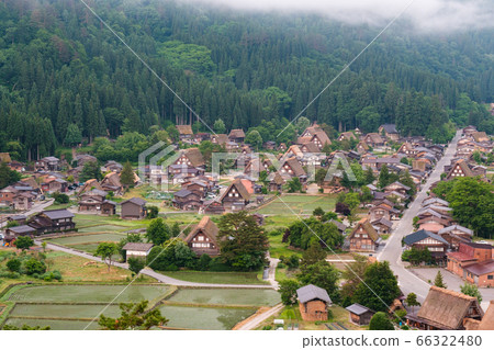 Shirakawa-go in early summer (before dawn) Shirakawa-go in early summer (before dawn) 66322480