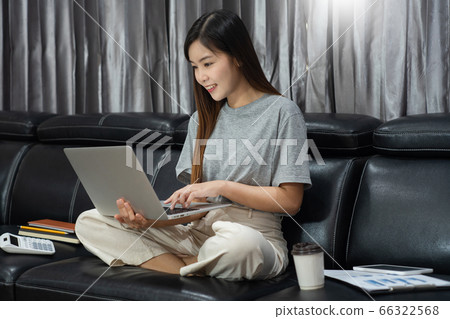 Attractive young beautiful asian woman 66322568