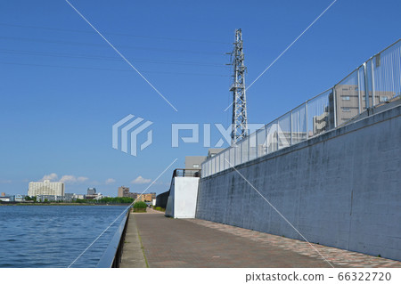 The Sumida River levee and the Sumida River Terrace in Machiya, Arakawa Ward The Sumida River levee and the Sumida River Terrace in Machiya, Arakawa Ward 66322720