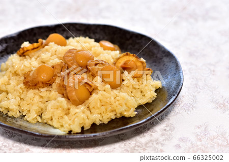 Volunteer scallop rice Volunteer scallop rice 66325002