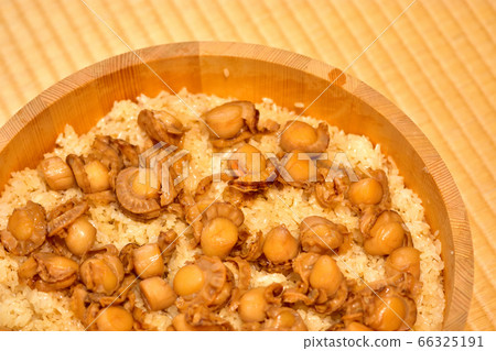 Volunteer scallop rice Volunteer scallop rice 66325191
