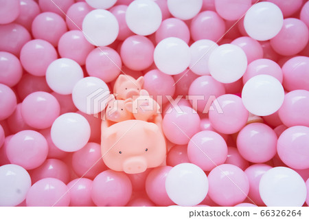 Color balls and parent and child pig toys Color balls and parent and child pig toys 66326264