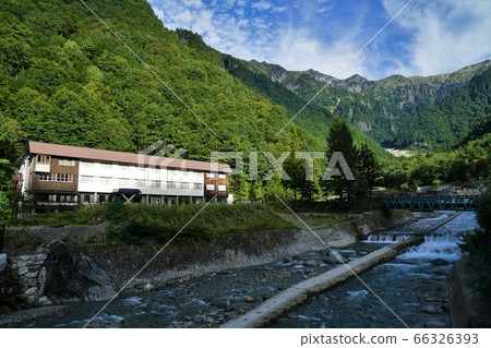 片岳,高原河和廢棄酒店 片岳,高原河和廢棄酒店 66326393