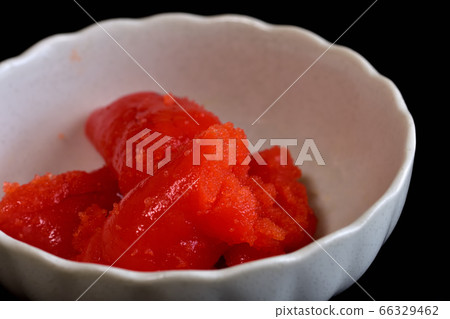 切成薄片的胡椒明太子 66329462