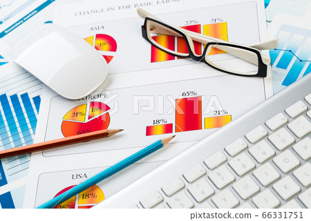 Preparing average sales report Preparing average sales report 66331751