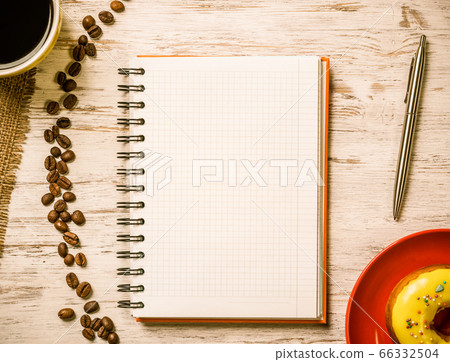 Coffee break with snack 66332504