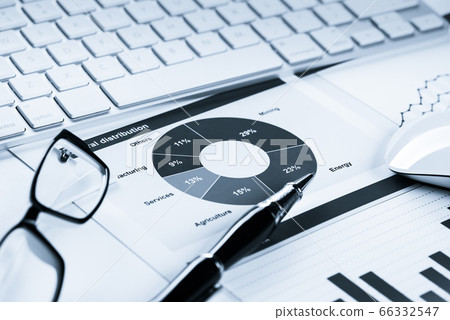 Preparing average sales report 66332547