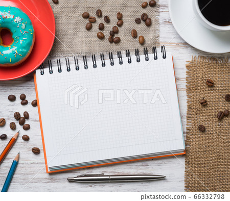 Coffee break with snack 66332798