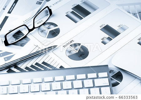 Preparing average sales report 66333563