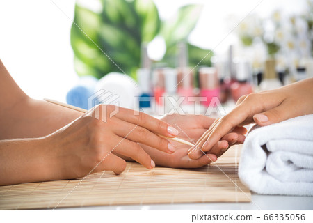 Manicure procedure 66335056