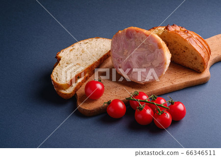 Turkey ham meat, fresh cherry tomatoes branch 66346511