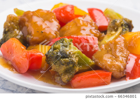 甜和甜豆醬雞肉和蔬菜 66346801