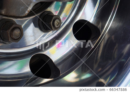 Wheel cleaning and inspection 66347886