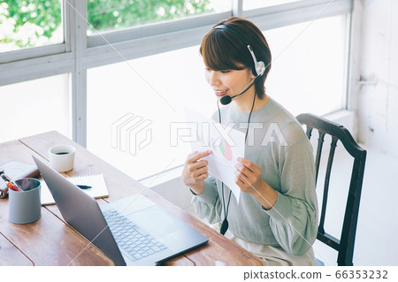 女人在家做遠程辦公(遠程工作) 女人在家做遠程辦公(遠程工作) 66353232