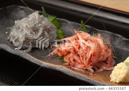 Raw shirasu and raw cherry prawns 66355587