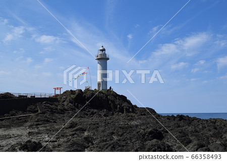 Lighthouse in love 66358493