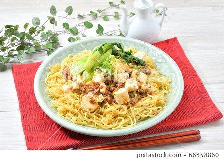 Original dishes such as Marbo Yakisoba, Mapo Yakisoba, and Mapo Yakisoba. 66358860