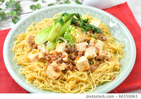 Original dishes such as Marbo Yakisoba, Mapo Yakisoba, and Mapo Yakisoba. Original dishes such as Marbo Yakisoba, Mapo Yakisoba, and Mapo Yakisoba. 66358863