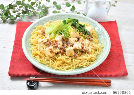 Original dishes such as Marbo Yakisoba, Mapo Yakisoba, and Mapo Yakisoba. Original dishes such as Marbo Yakisoba, Mapo Yakisoba, and Mapo Yakisoba. 66358865
