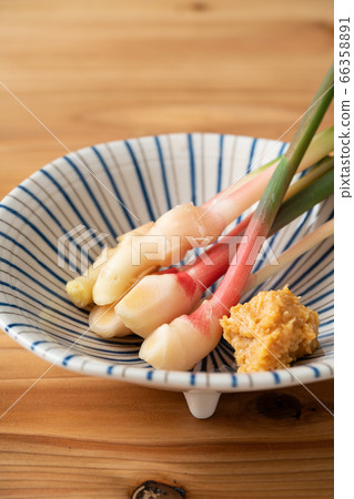 Yanaka ginger 66358891