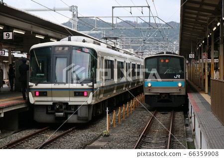 Nara Line Kyoto Station 221 Series Rapid and 205 Series Normal Nara Line Kyoto Station 221 Series Rapid and 205 Series Normal 66359908