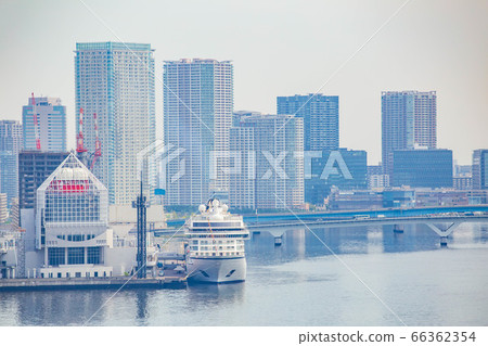 View from Rainbow Bridge towards Harumi Wharf 66362354