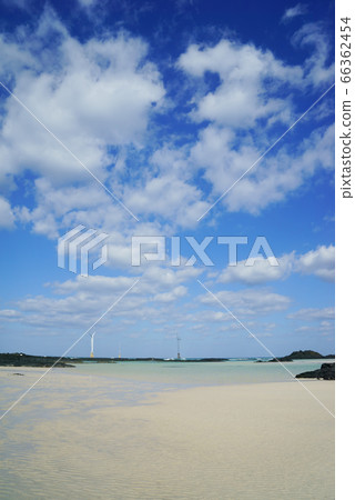 The autumn sky 66362454