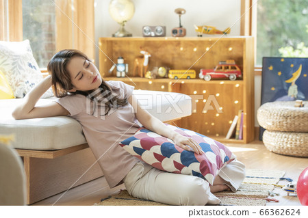 Lifestyle, parenting 66362624