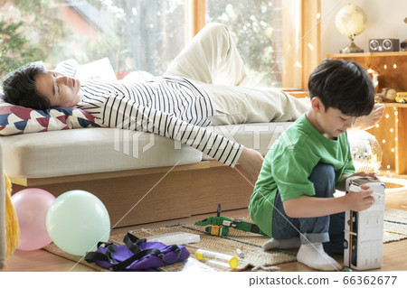 Lifestyle, parenting Lifestyle, parenting 66362677