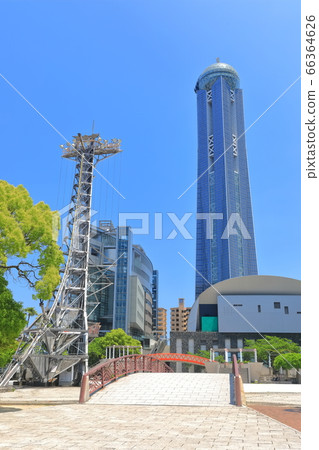 [山口縣]陽光明媚的天氣下的奧維海峽尤姆廣場和海峽尤姆塔 66364626