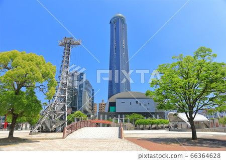 [山口縣]陽光明媚的天氣下的奧維海峽尤姆廣場和海峽尤姆塔 66364628