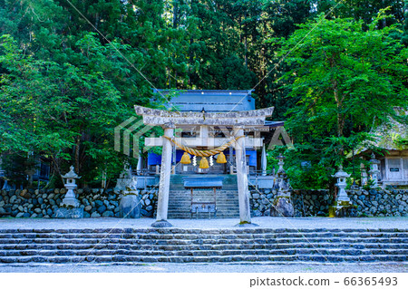 Shirakawa Hachiman Shrine (Shirakawago) Shirakawa Hachiman Shrine (Shirakawago) 66365493