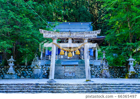 Shirakawa Hachiman Shrine (Shirakawago) Shirakawa Hachiman Shrine (Shirakawago) 66365497