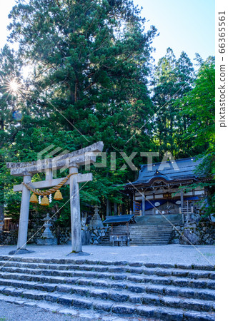 Shirakawa Hachiman Shrine (Shirakawago) Shirakawa Hachiman Shrine (Shirakawago) 66365561