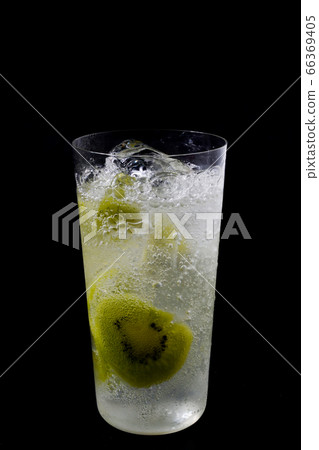 Frozen kiwi on kiwi sour 66369405