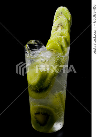 Frozen kiwi on kiwi sour Frozen kiwi on kiwi sour 66369406