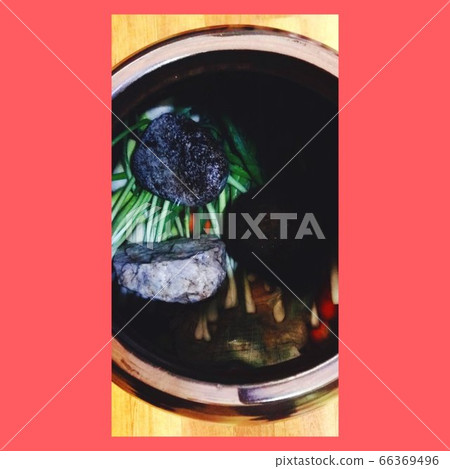 Adding green onions to dongchimi makes the soup taste refreshing Adding green onions to dongchimi makes the soup taste refreshing 66369496