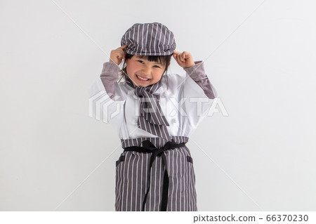 一個可愛的女孩打扮成麵包店的夢想未來的夢想女孩 一個可愛的女孩打扮成麵包店的夢想未來的夢想女孩 66370230