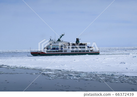 Aurora 2 going through drift ice off Abashiri Aurora 2 going through drift ice off Abashiri 66372439