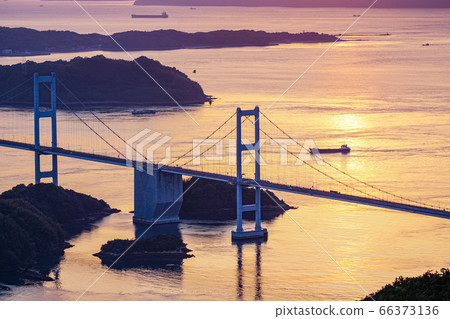 [瀨戶內島滿海道]九島海峽大橋的夜景 66373136
