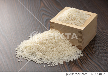 White rice White rice 66373834