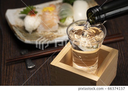 灑上清酒（mokkiri） 66374137