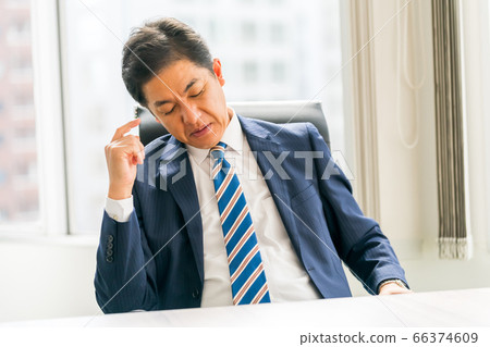 沮喪的五十年代商人 沮喪的五十年代商人 66374609