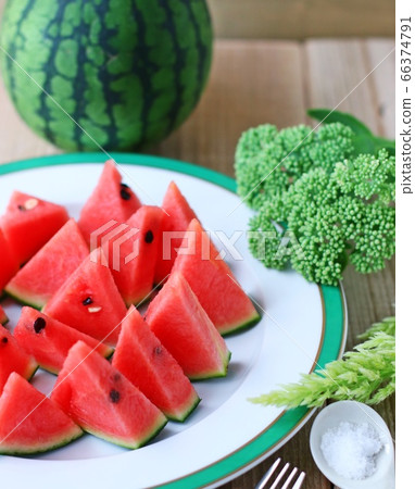 A watermelon 66374791