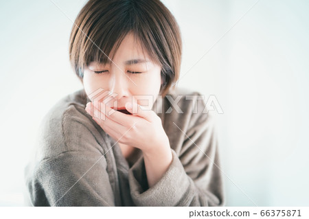 打哈欠 醒來 睡醒 66375871