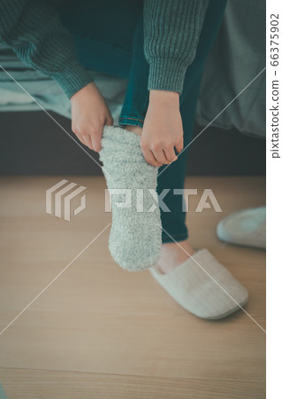 sensitivity to cold, room socks, feet 66375902