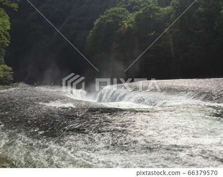 Waterfall 66379570