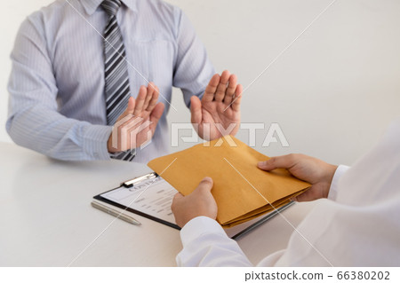 The businessman denies the money in envelope proposed by his partner to bribe the concept of bribery and corruption. 66380202